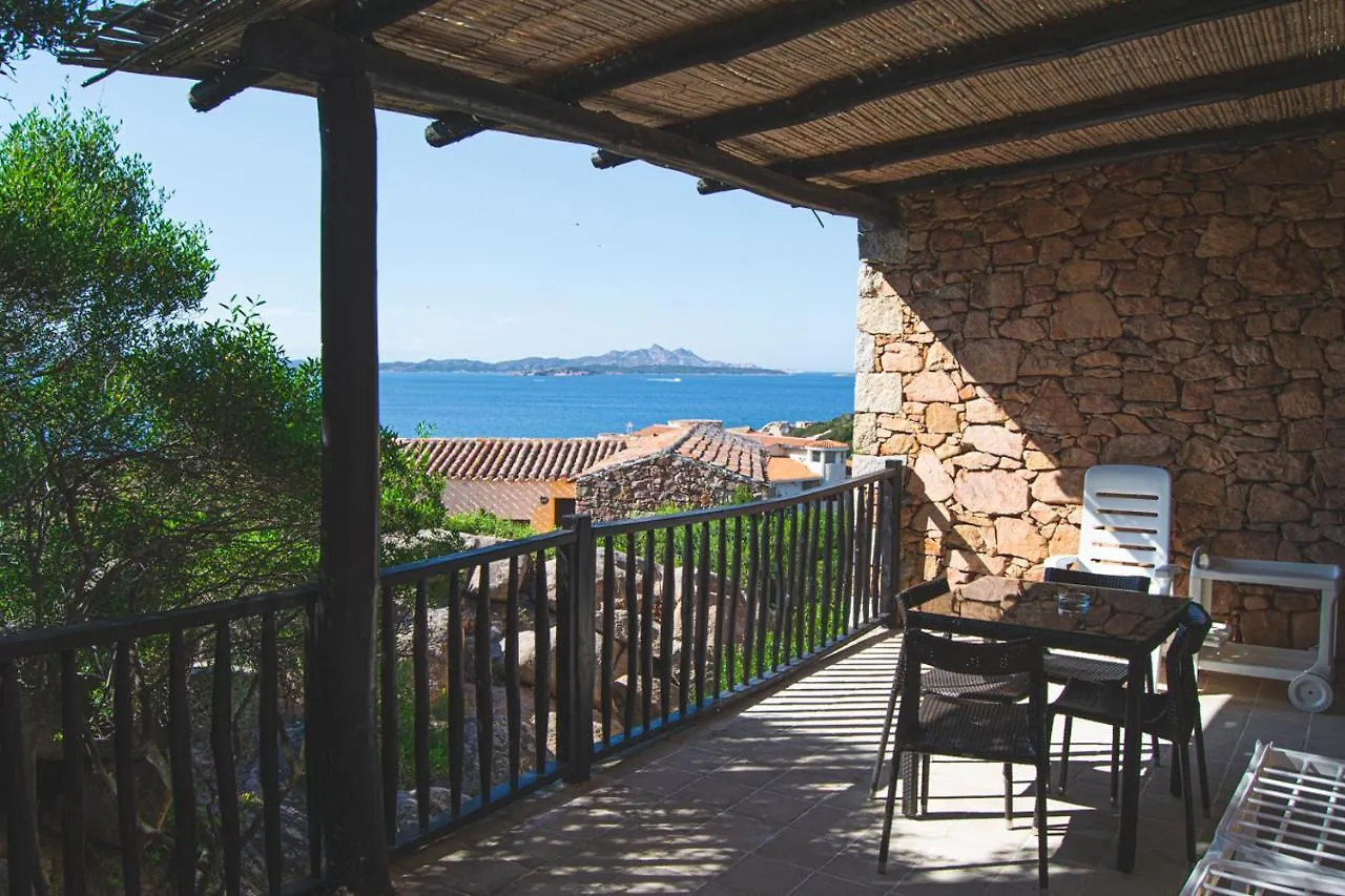 Residence I Cormorani Bis Baja Sardinya Apart Otel