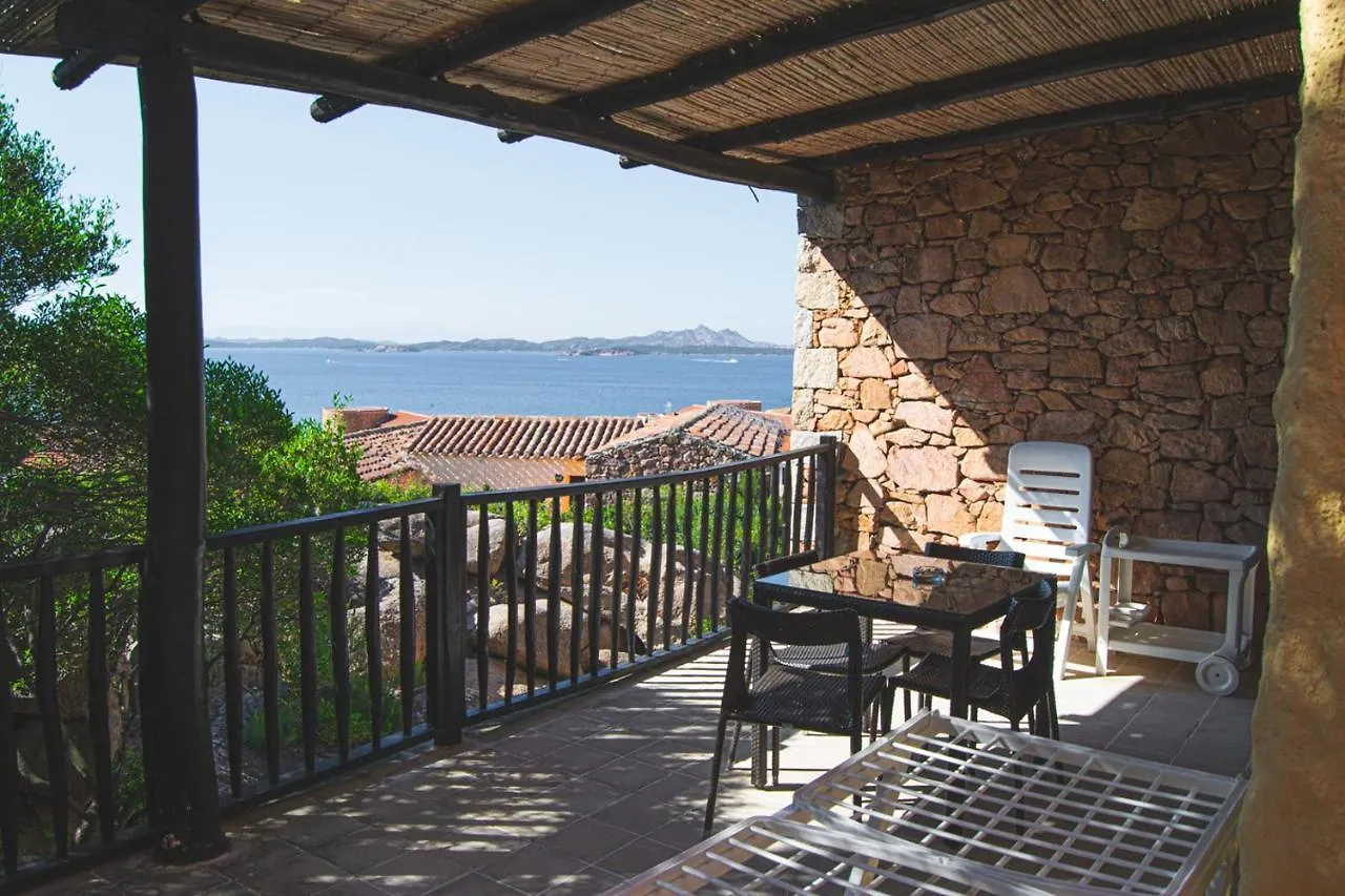 Ξενοδοχείο με διαμερίσματα Residence I Cormorani Bis Baja Sardinia Ιταλία