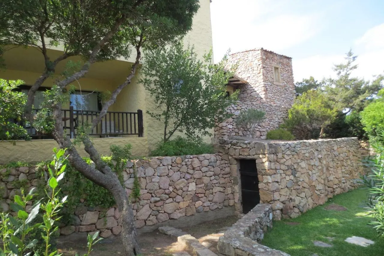 Ξενοδοχείο με διαμερίσματα Residence I Cormorani Bis Baja Sardinia Ιταλία